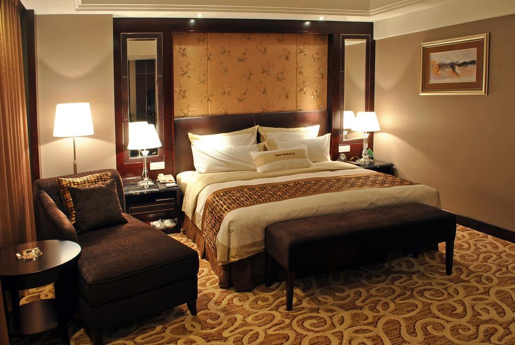 Qingyuan International Hotel Room photo