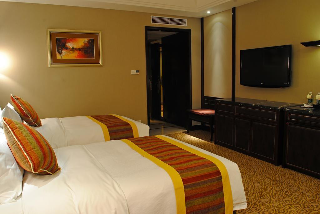 Qingyuan International Hotel Room photo