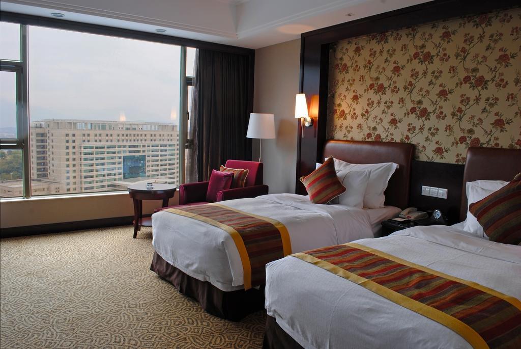 Qingyuan International Hotel Room photo
